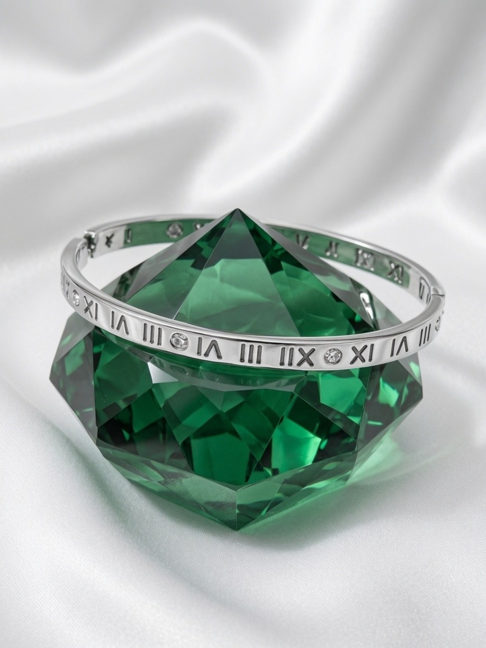 new ✨ Elegant  Silver Tones Roman Numeral Bangle Bracelet ✨
